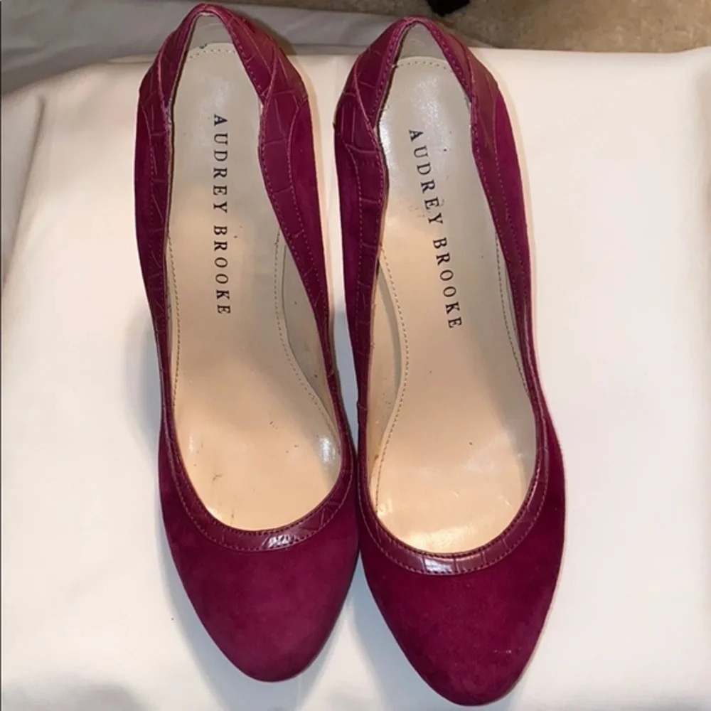 Audrey Brooke Berry Platform Heel in size 8.5M